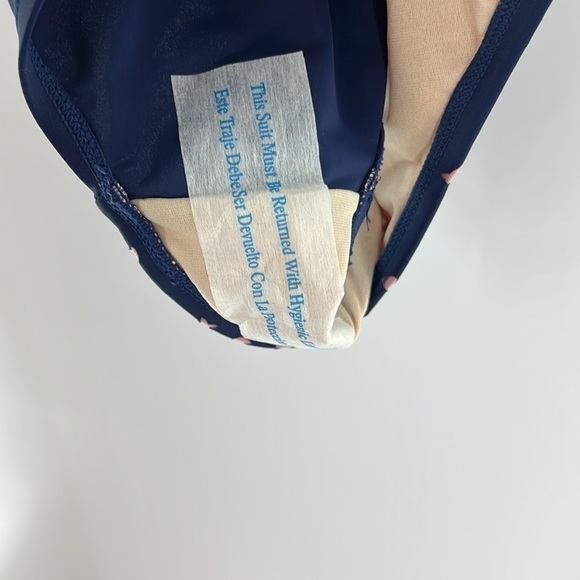 KONA SOL LASER CUT SCOOP NECK ONE PIECE NAVY PINK LARGE SWIMWEAR NEW - Picture 7 of 9